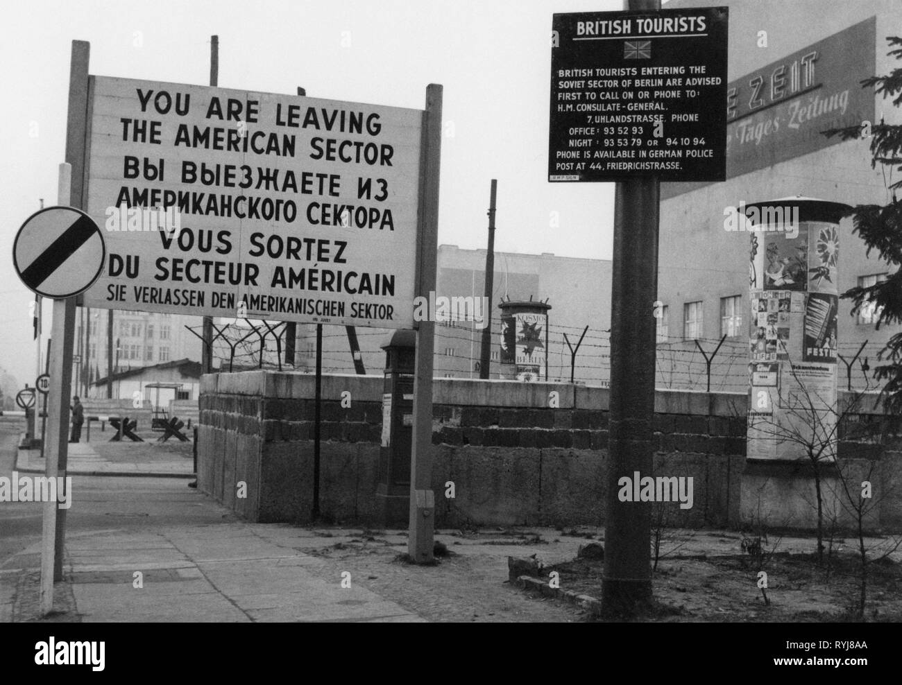 Geografia / viaggi, Germania, Berlino, parete, Checkpoint Charlie, valico di frontiera per il personale degli Alleati, Friedrichstrasse, 21.12.1961, , Additional-Rights-Clearance-Info-Not-Available Foto Stock