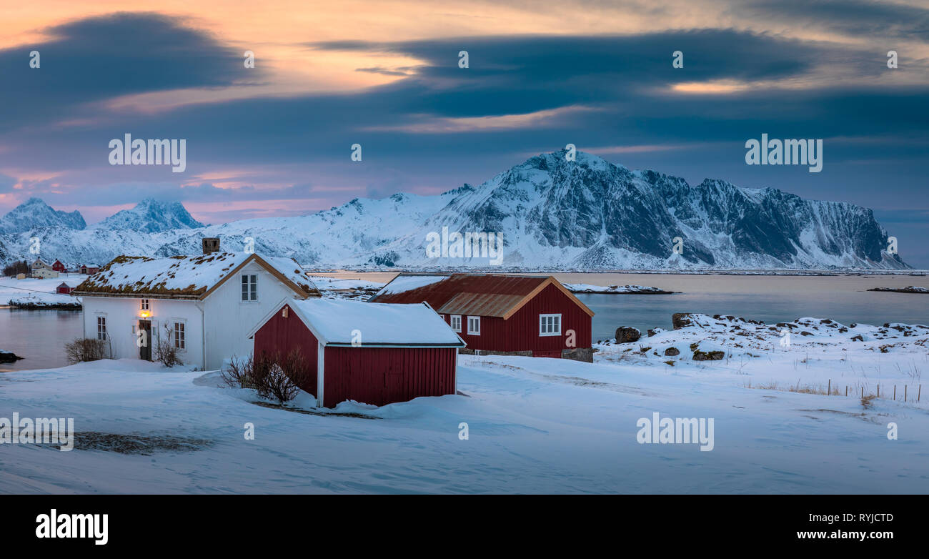 Lofoten è un arcipelago e di un quartiere tradizionale nella contea del Nordland, Norvegia. Foto Stock