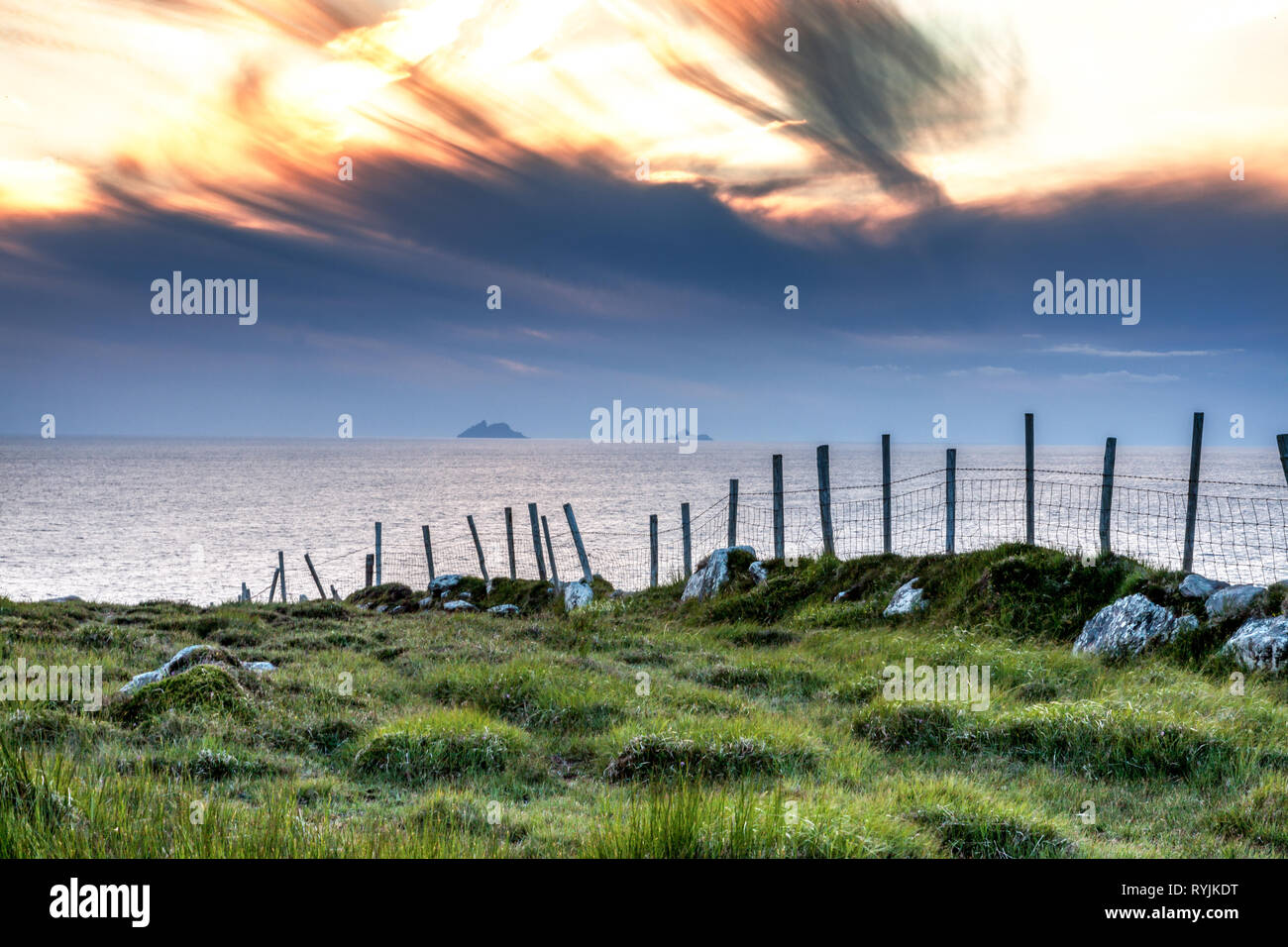 Dursey Island, Cork, Irlanda. 17 giugno 2016 una vista del Skelligs da Dursey Island, Co. Cork, Irlanda. Foto Stock