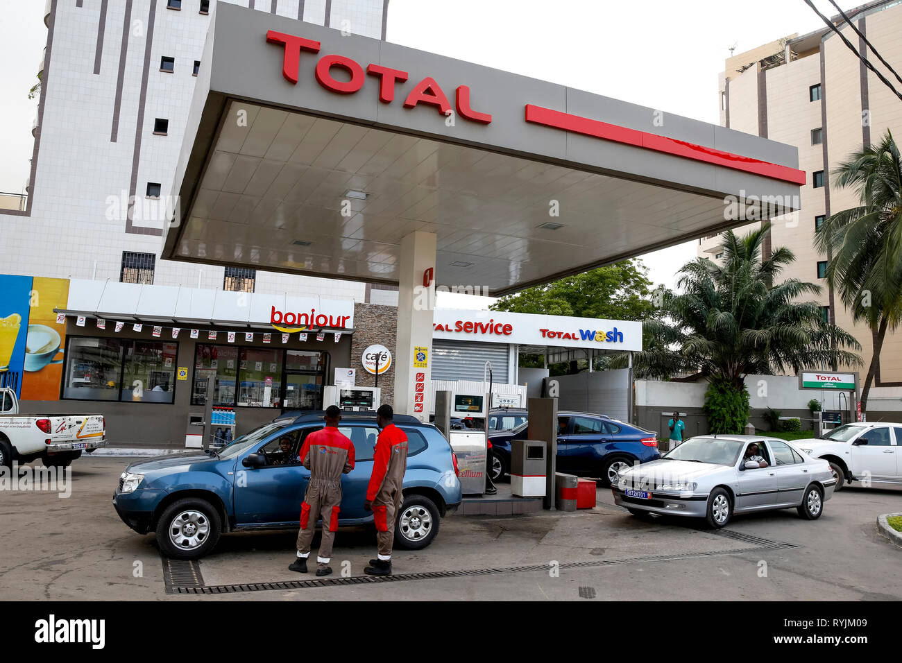 Total Gaz station ad Abidjan, in Costa d Avorio Foto Stock