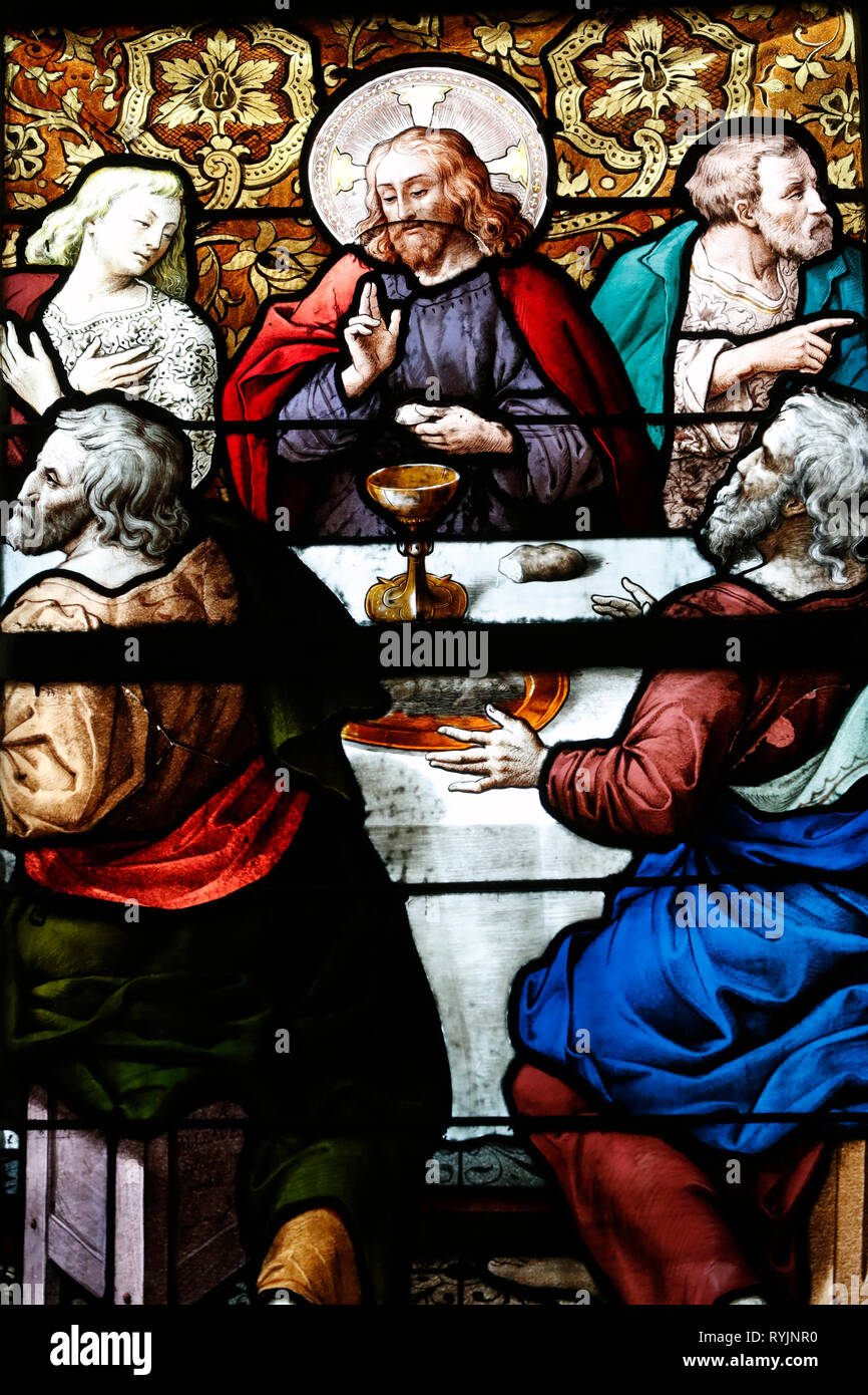Saint Etienne du Mont chiesa. Finestra di vetro colorato. Parigi. La Francia. Foto Stock