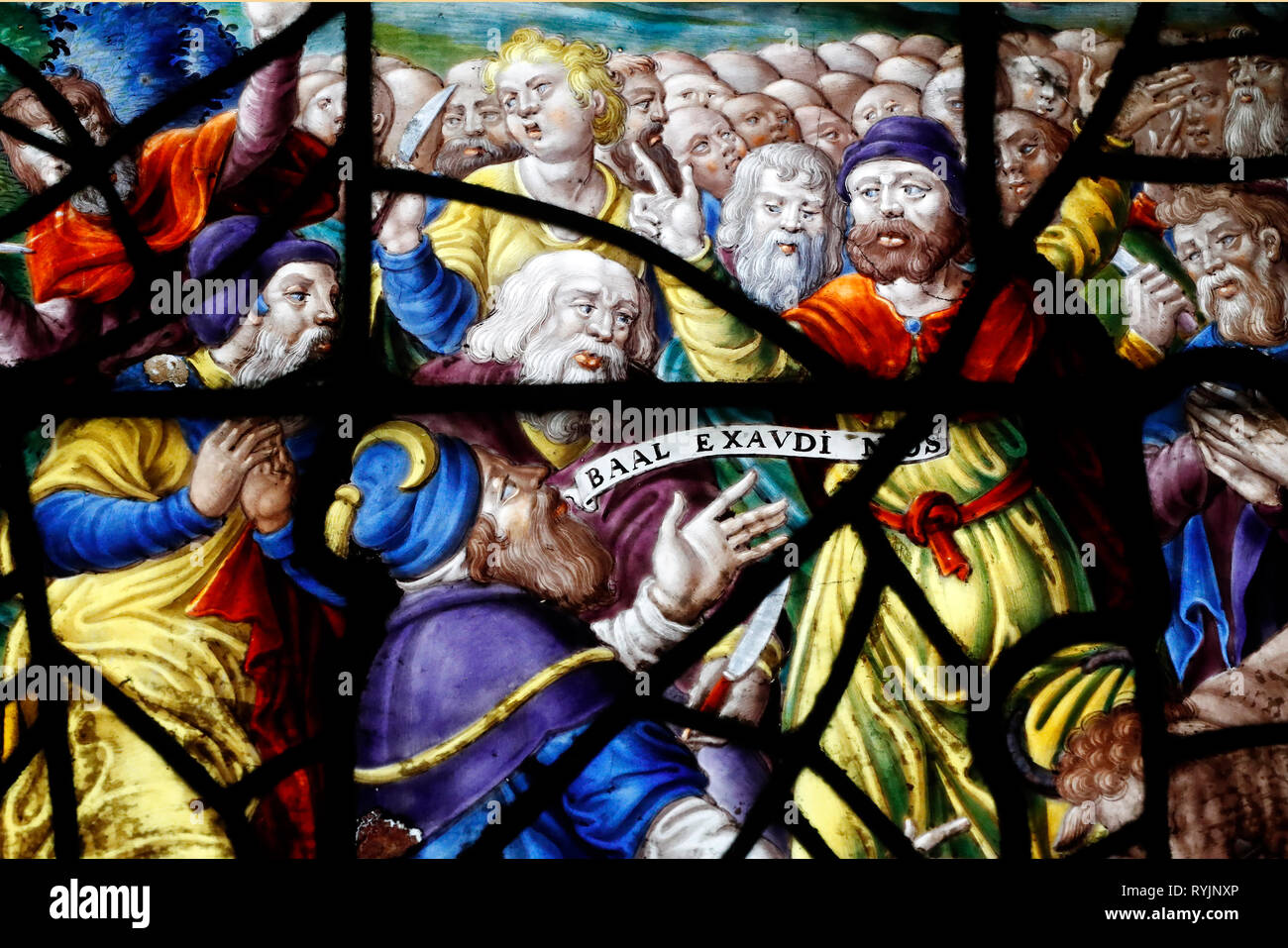 Saint Etienne du Mont chiesa. Finestra di vetro colorato. I sacerdoti di Baal. Parigi. La Francia. Foto Stock