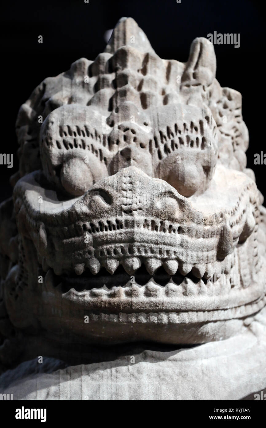 Al Museo della Civilizzazione Asiatica. Angkor. Esplorazione della Cambogia città sacra. Allevamento di Lion. Alla fine del XII secolo o agli inizi del XIII secolo. In arenaria. Singapore. Foto Stock