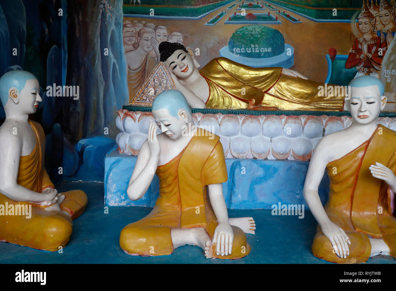 Reclining statua del Buddha. Dopo 45 anni di insegnamento il Dharma, il Buddha passati nel parinirvana. La vita del Buddha, Siddharta Gautama. Ti ha Foto Stock