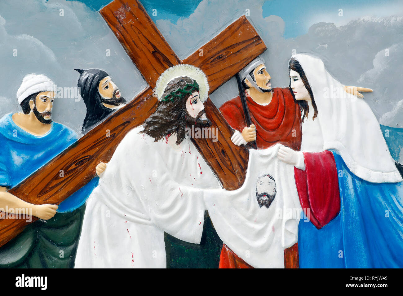 Via della croce. La stazione 6. La Veronica asciuga il volto di Gesù. Vung  Tau. Il Vietnam Foto stock - Alamy