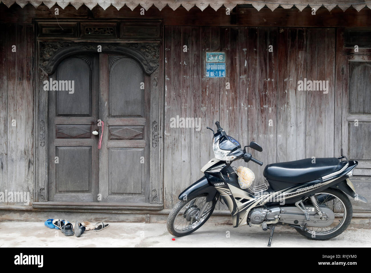 Legno casa tradizionale. Chau Doc. Il Vietnam. Foto Stock