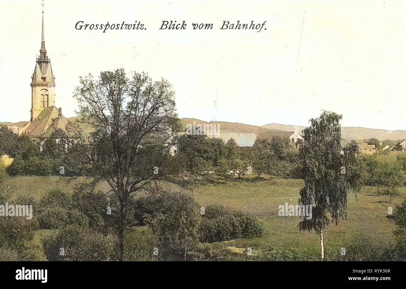 Evangelische Kirche Großpostwitz, 1914, Landkreis Bautzen, Großpostwitz, Blick vom Bahnhof, Germania Foto Stock