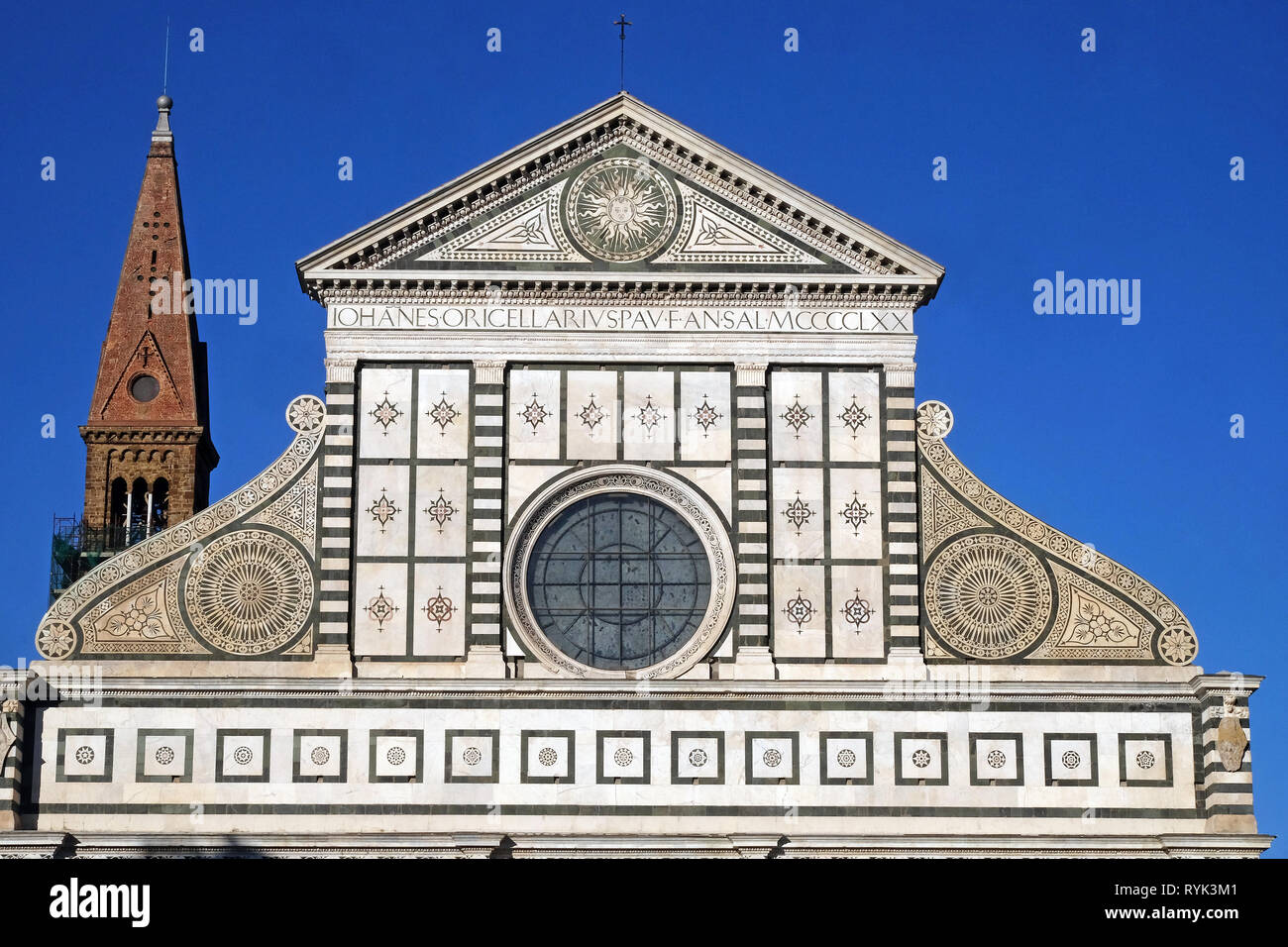 Dettagli dalla facciata di Santa Maria Novella Chiesa Dominicana di Firenze, Italia Foto Stock