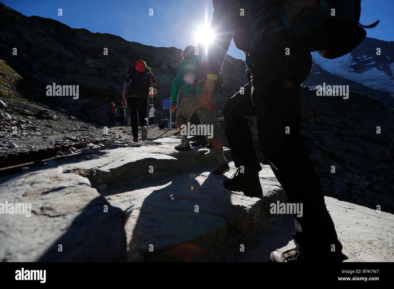 Gli alpinisti durante la fase di ascesa del Mont Blanc lungo il percorso regolare via Gouter rifugio. La Francia. Foto Stock