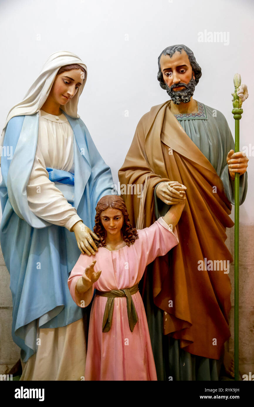 Figlie Della Carità Di San Vincenzo De Paoli Sacra Famiglia statue nella chiesa di San Vincenzo de' Paoli ospedale