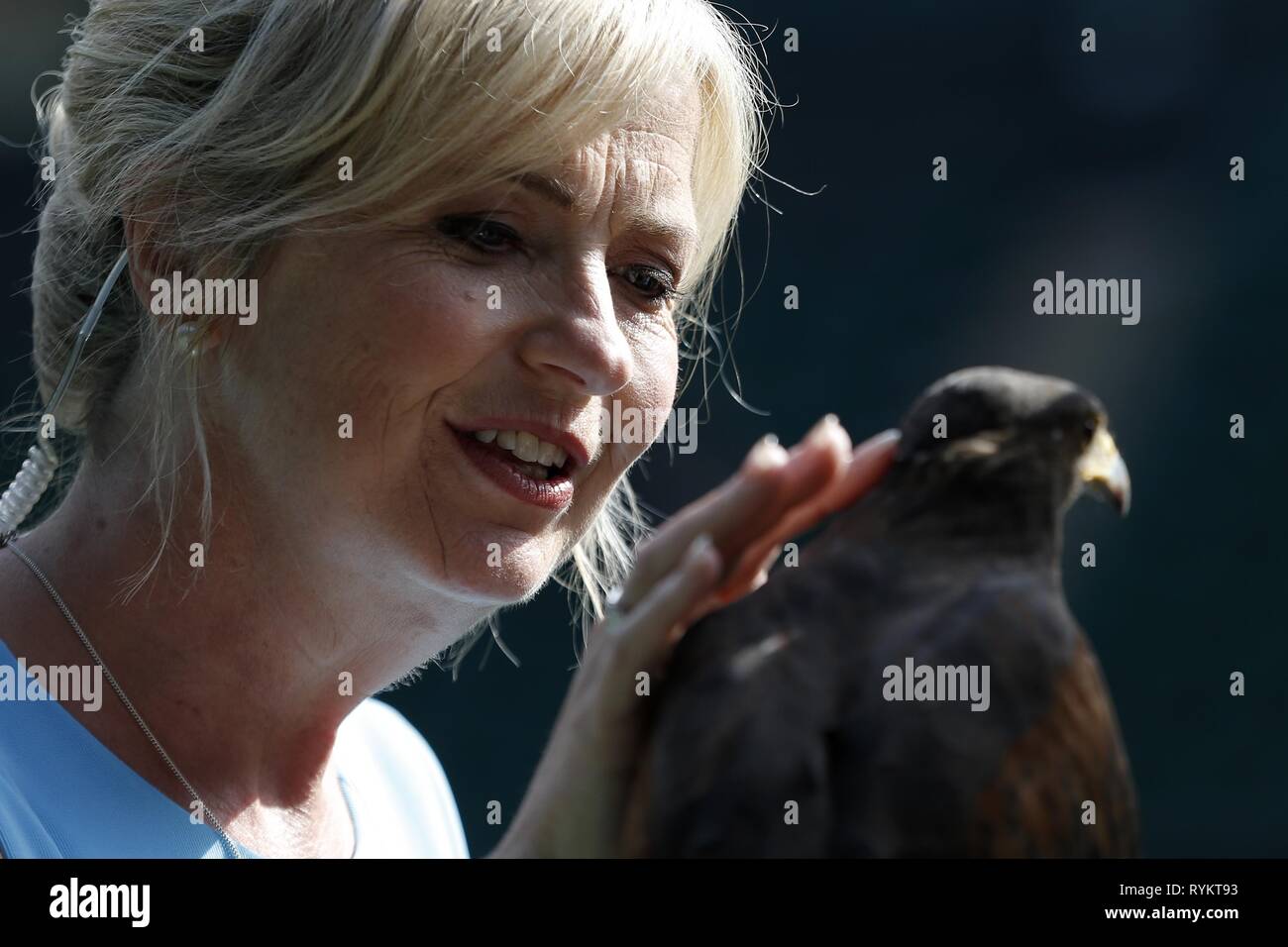 CAROL KIRKWOOD , RUFUS WIMBLEDON HAWK PICCIONI SCARER, i campionati di Wimbledon 2017, i campionati di Wimbledon 2017, 2017 Foto Stock