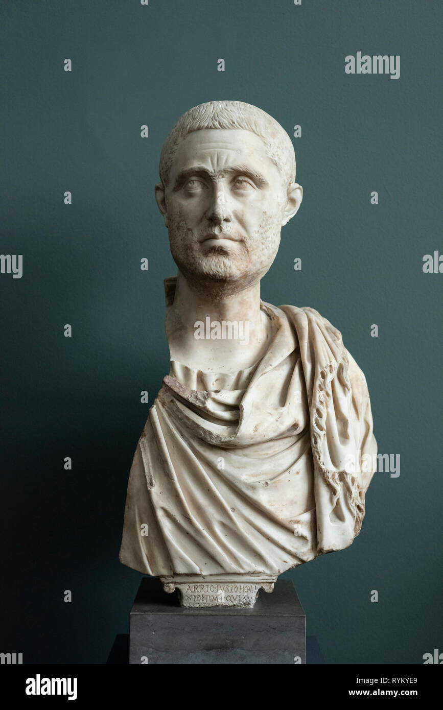 Copenhagen. La Danimarca. Busto del generale romano Officer Arrius Justus, Ny Carlsberg Glyptotek. Busto del III secolo d.c. marmo. Foto Stock