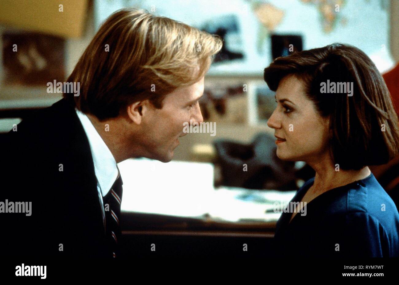 Male,HUNTER, BROADCAST NEWS, 1987 Foto Stock