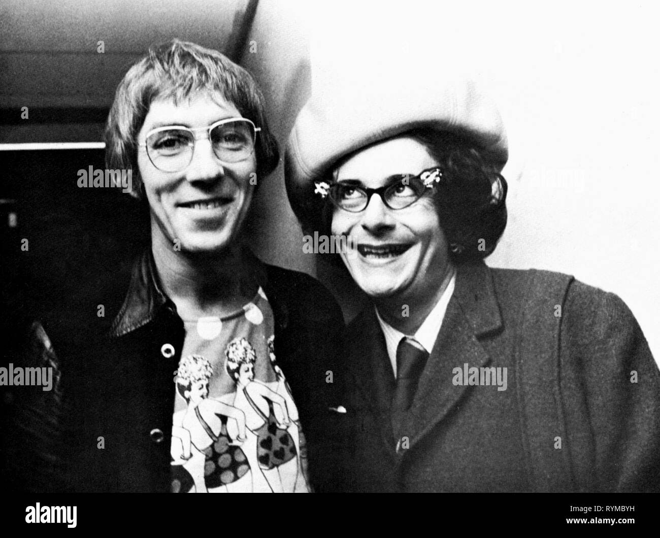Cuocere,HUMPHRIES, LE AVVENTURE DI BARRY MCKENZIE, 1972 Foto Stock