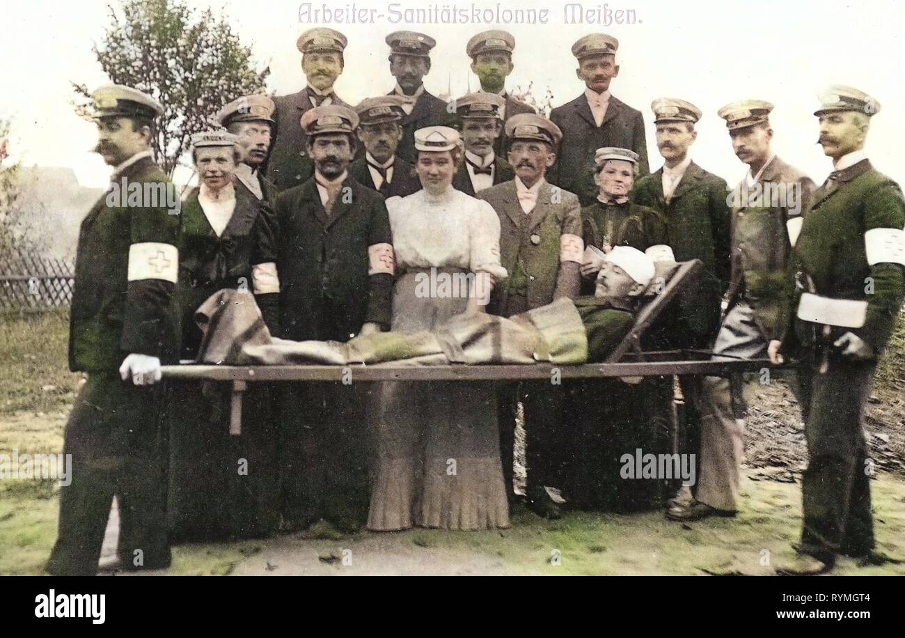Ritratti di gruppo con 17 persone, barelle, Rescue, 1908, Meißen, Arbeiter Sanitätskolonne, Germania Foto Stock