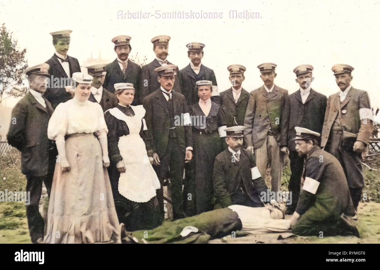 Ritratti di gruppo con 17 persone, Rescue, 1908, Meißen, Arbeiter Sanitätskolonne, Germania Foto Stock