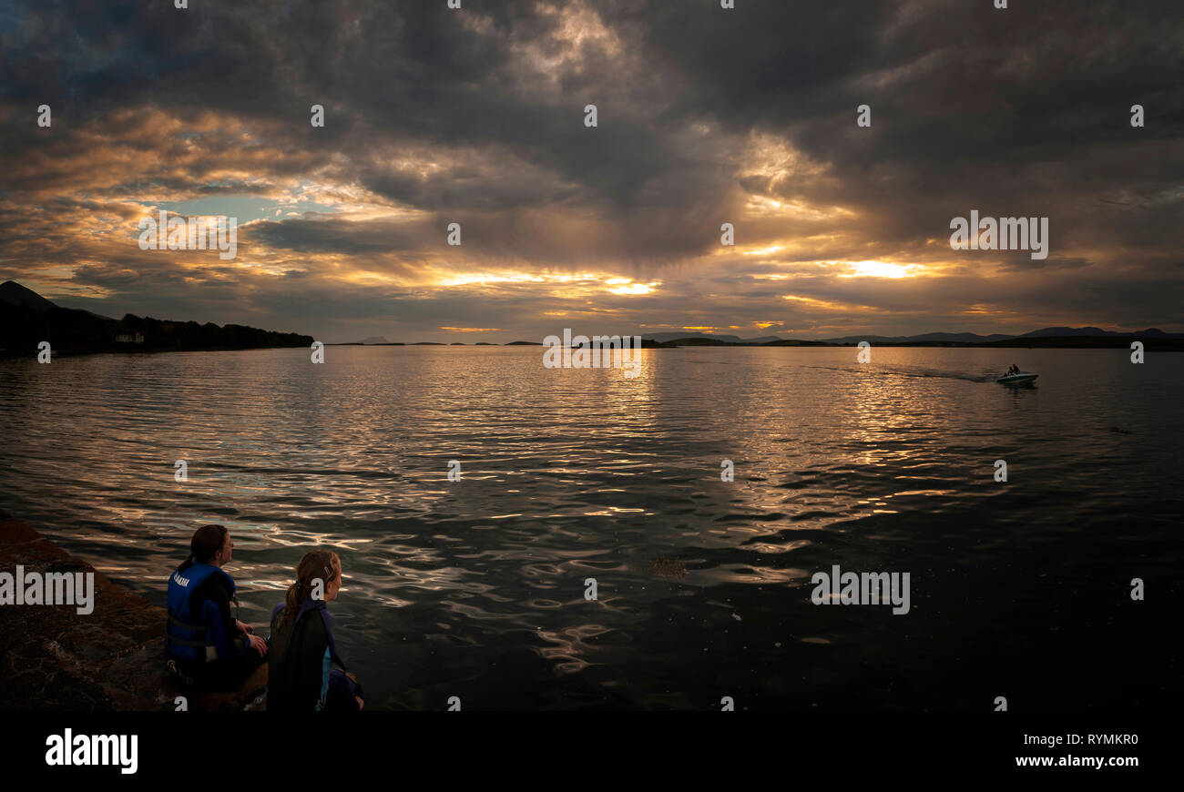 Sport acquatici nella Baia di Clew Westport County Mayo Foto Stock