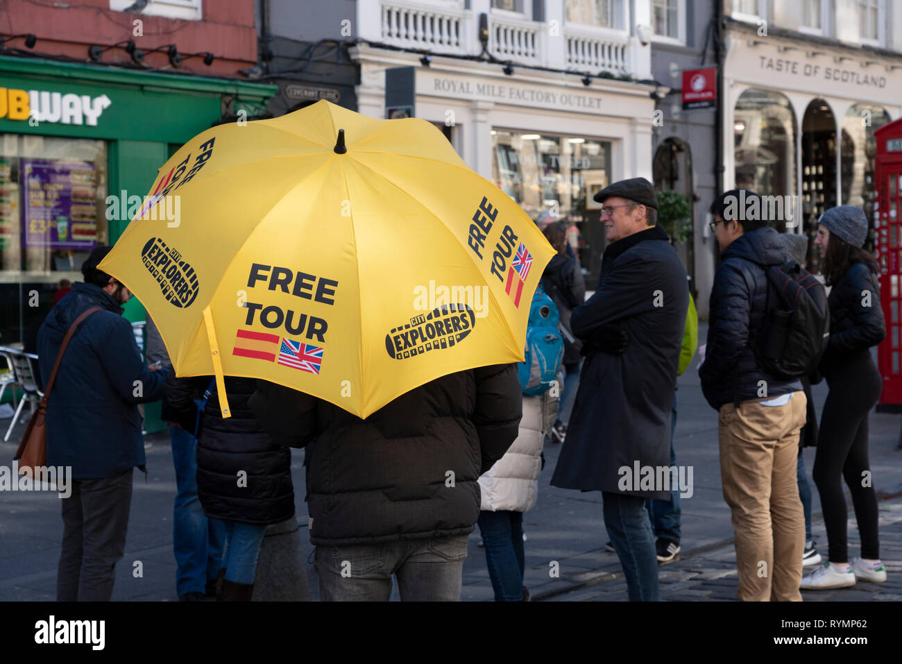 Tour Gratuito di guida con i turisti alla Rota miglio in Edinburgh New Town, Scotland, Regno Unito Foto Stock