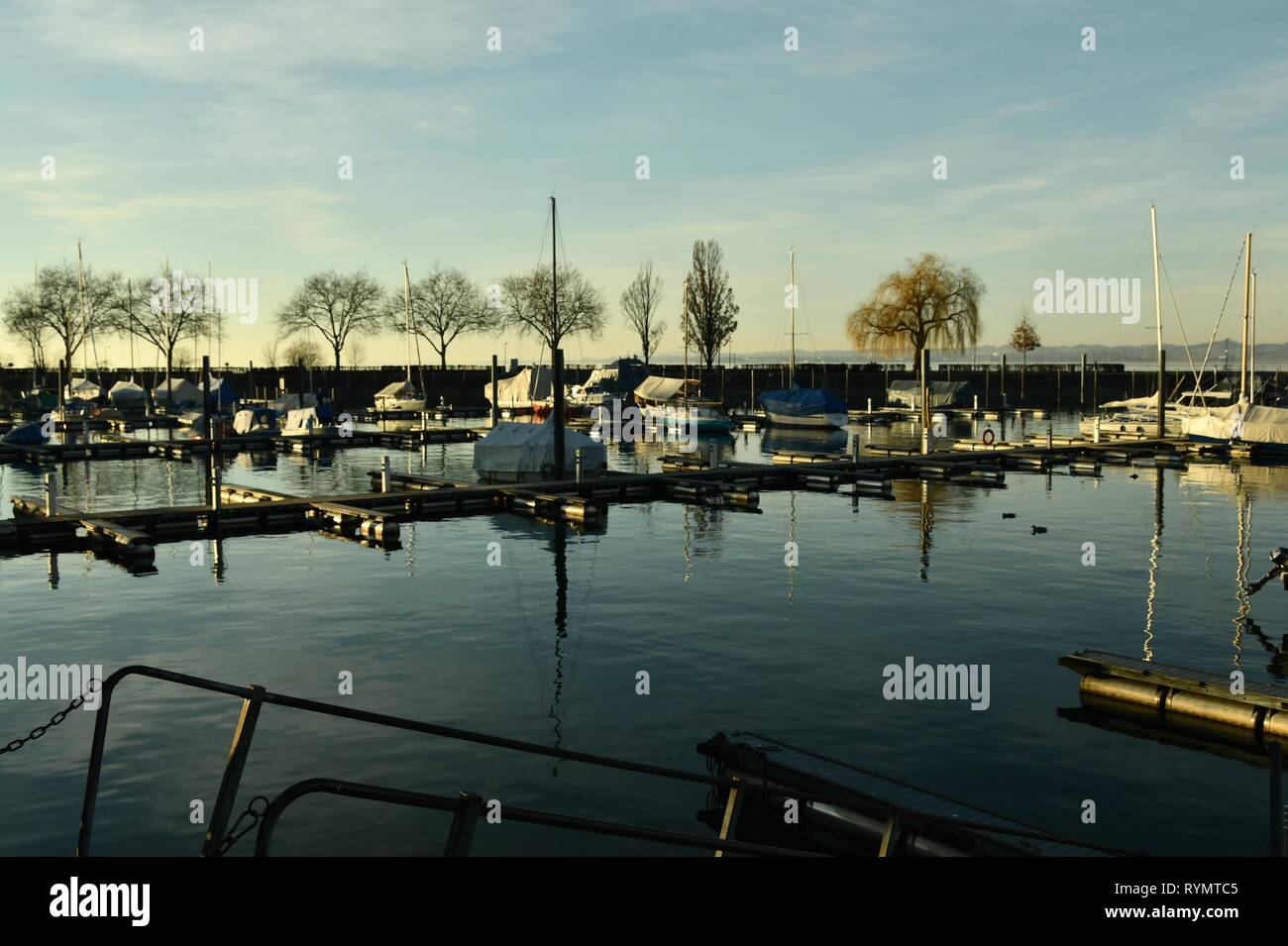 Immagini di Bregenz, Vorarlberg, Austria - Motoscafo Harbour in inverno Foto Stock