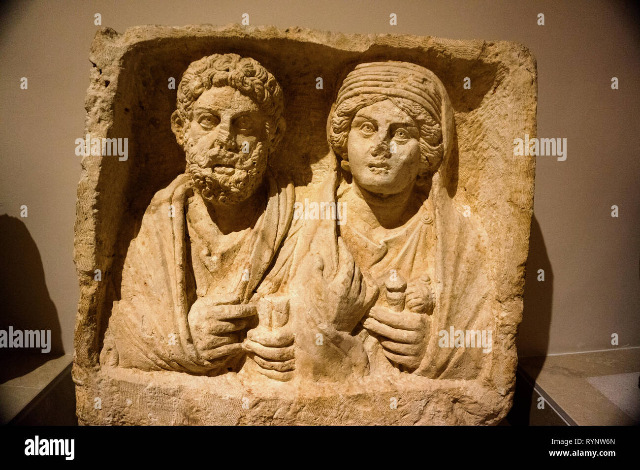 Grave Stela, calcare Periodo romano Nizip villaggio di Belkis Zeugma Gaziantep Turchia Foto Stock