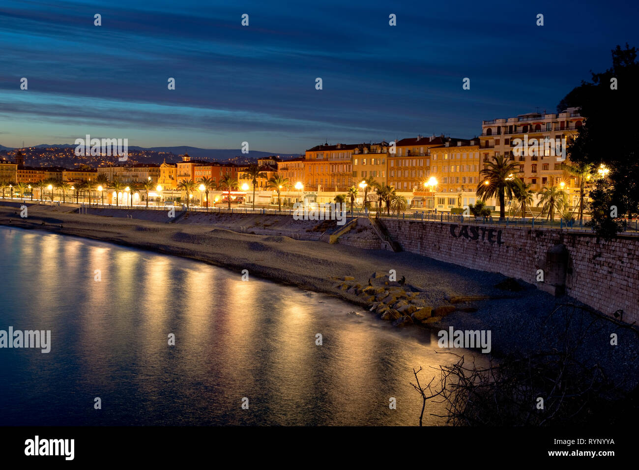 Promenade des Anglais, Nice, Francia al crepuscolo Foto Stock
