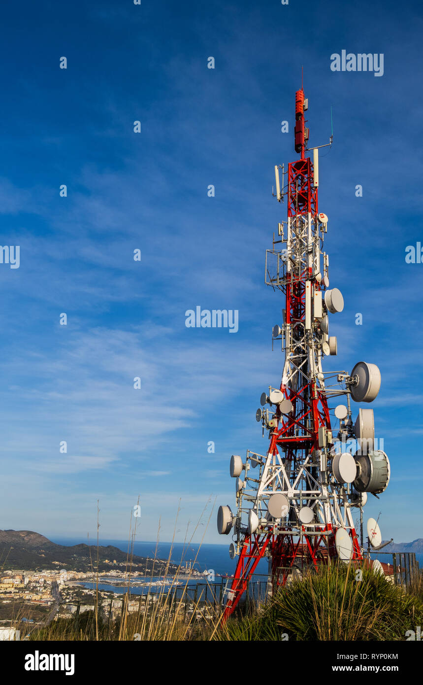 La torre delle comunicazioni Foto Stock