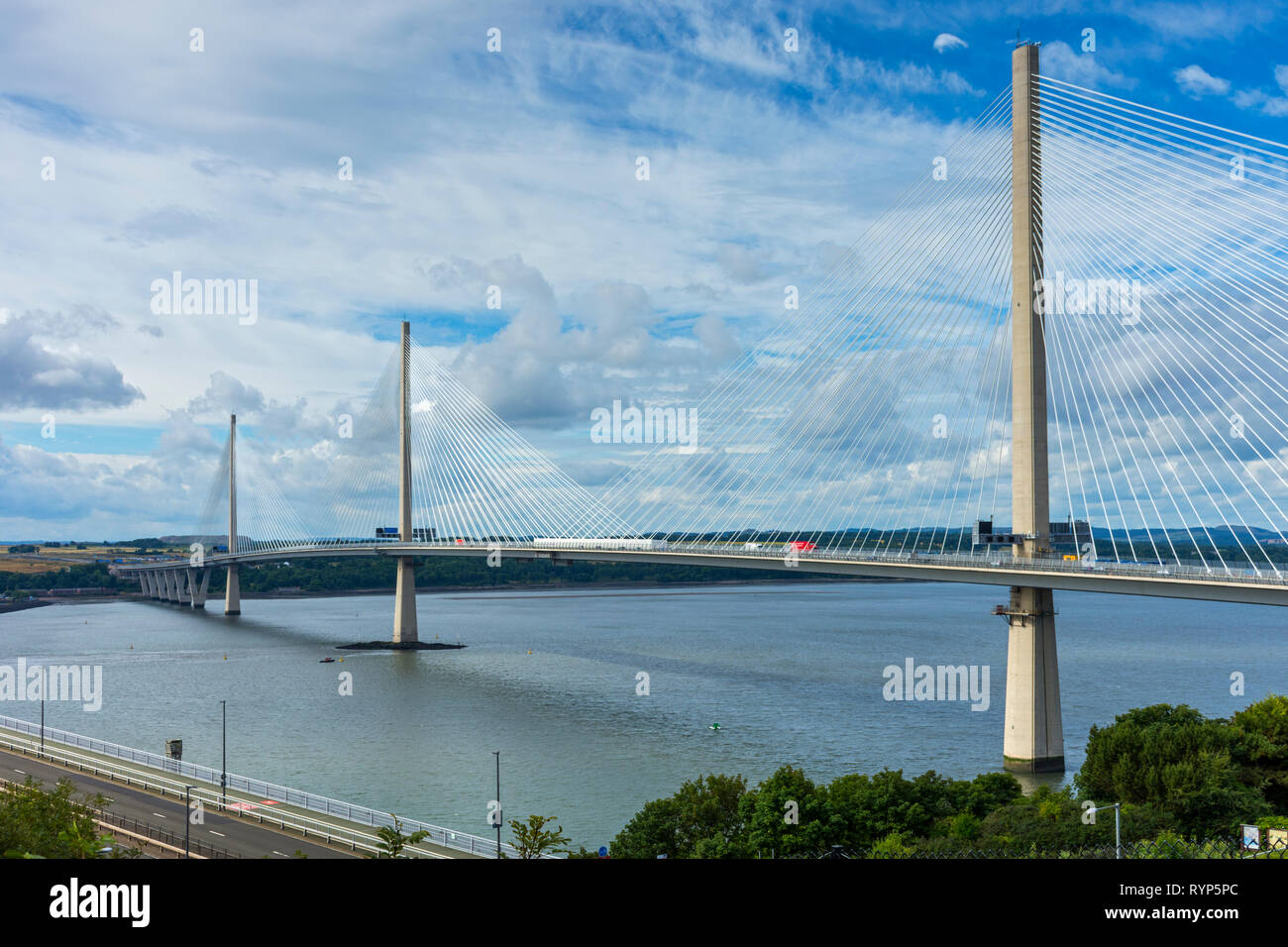 La Queensferry attraversando ponte da North Queensferry, Fife, Scozia, Regno Unito Foto Stock