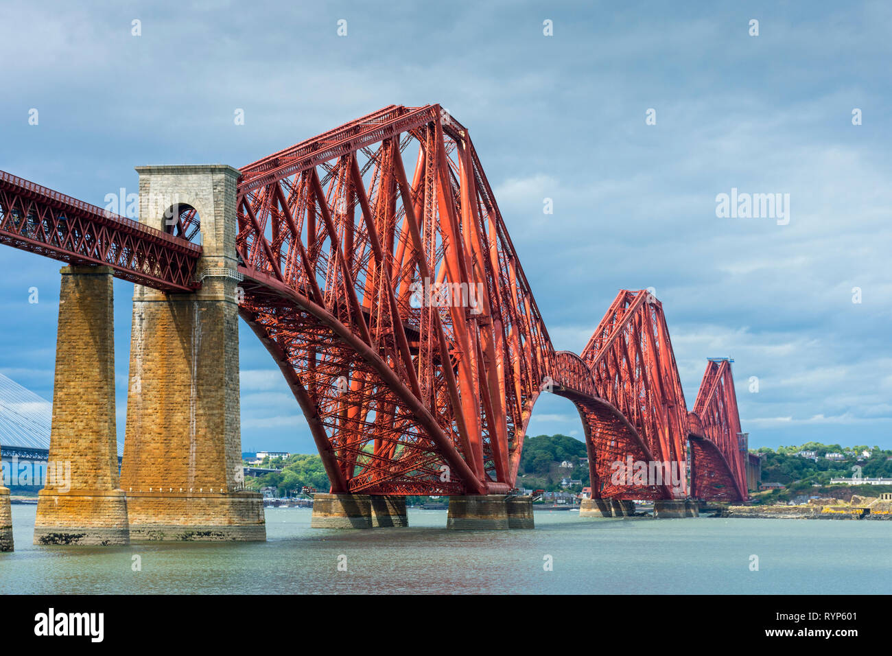 Il Ponte di Forth Rail da South Queensferry, Edimburgo, Scozia, Regno Unito Foto Stock