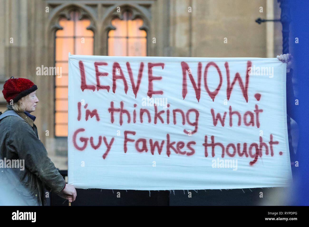 Westminster, Londra, Regno Unito, 14 Mar 2019. Rimanere e lasciare gli attivisti per protesta e contro Brexit fuori dalle case di Parilament in Westminster, MPs ancora una volta votare su amendmends riguardante la Gran Bretagna è uscita dalla UE. Credito: Imageplotter/Alamy Live News Foto Stock