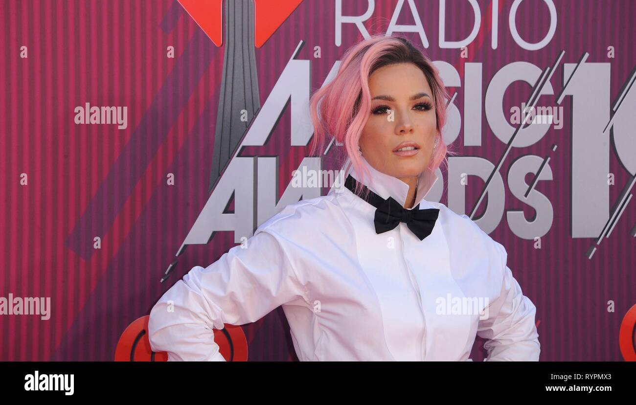 Los Angeles, CA, Stati Uniti d'America. Xiv Mar, 2019. Halsey presso gli arrivi per 2019 iHeartRadio Music Awards, Microsoft Theatre, Los Angeles, CA Marzo 14, 2019. Credito: Elizabeth Goodenough/Everett raccolta/Alamy Live News Foto Stock