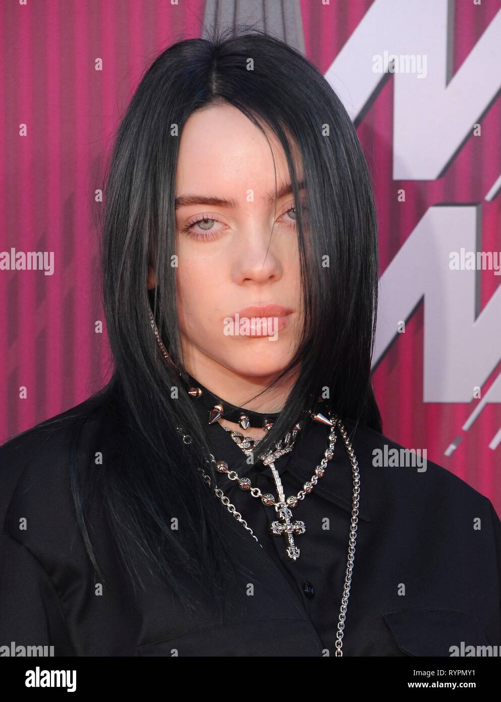 Los Angeles, CA, Stati Uniti d'America. Xiv Mar, 2019. Billie Eilish presso gli arrivi per 2019 iHeartRadio Music Awards, Microsoft Theatre, Los Angeles, CA Marzo 14, 2019. Credito: Elizabeth Goodenough/Everett raccolta/Alamy Live News Foto Stock