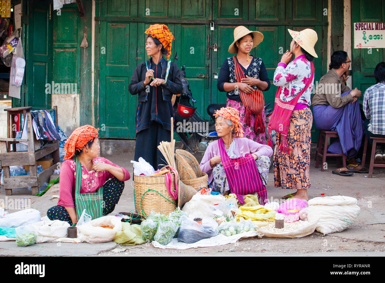 Le donne di commercianti a Kalaw mercato in Myanmar Foto Stock
