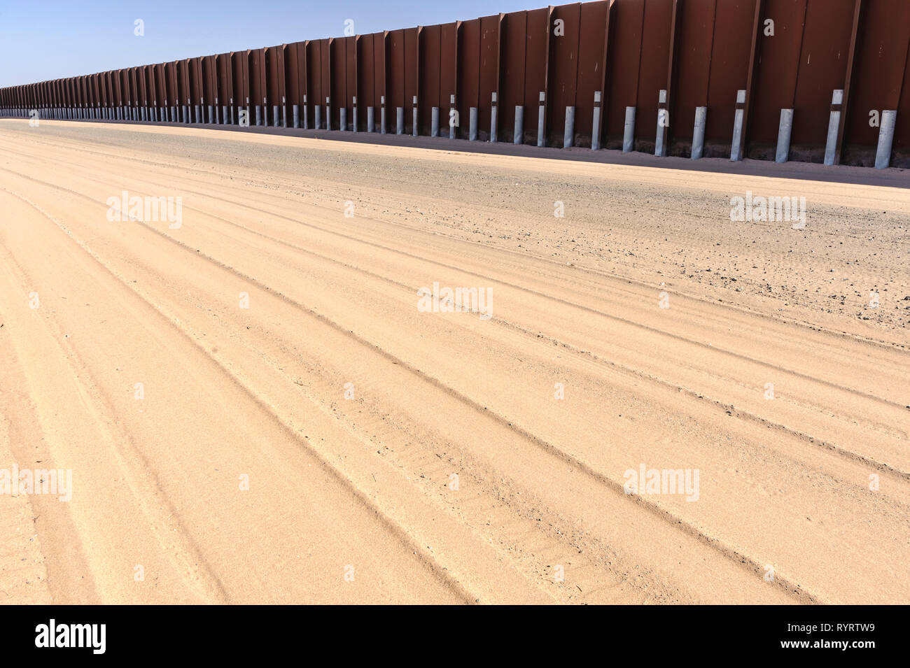 Noi recinzione di confine, Yuma Arizona, Aprile 2018 Foto Stock