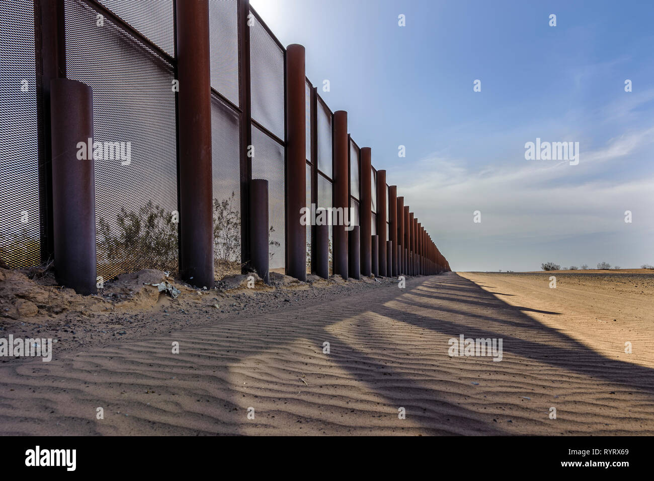 Noi recinzione di confine, Yuma Arizona, Aprile 2018 Foto Stock