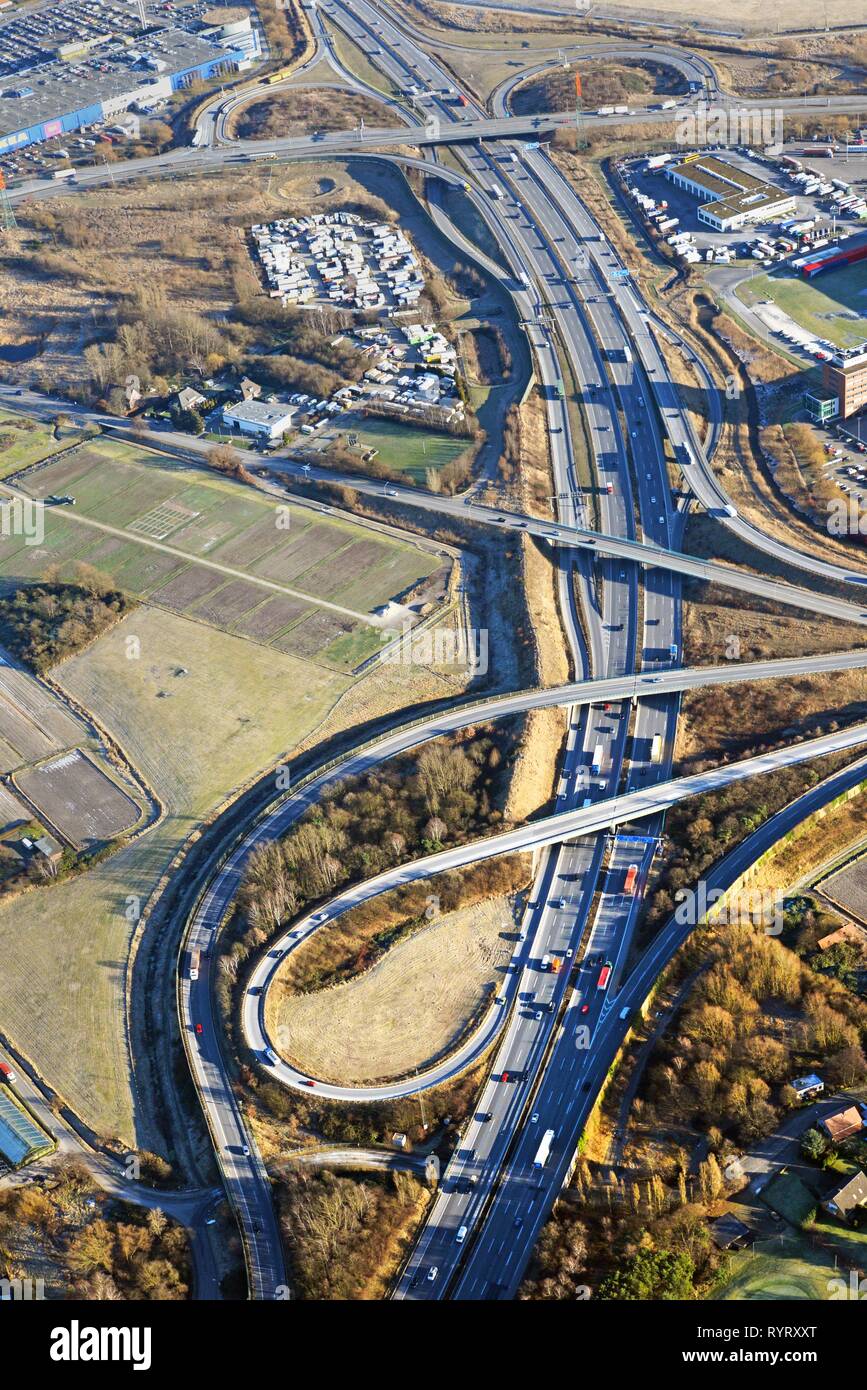 Il traffico lo svincolo delle autostrade A1 e A25, triangolo Hamburg-Südost, Amburgo, Germania Foto Stock