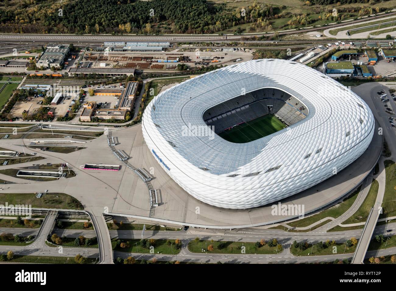 Vista aerea, Allianz-Arena, Monaco di Baviera, Baviera, Baviera, Germania Foto Stock