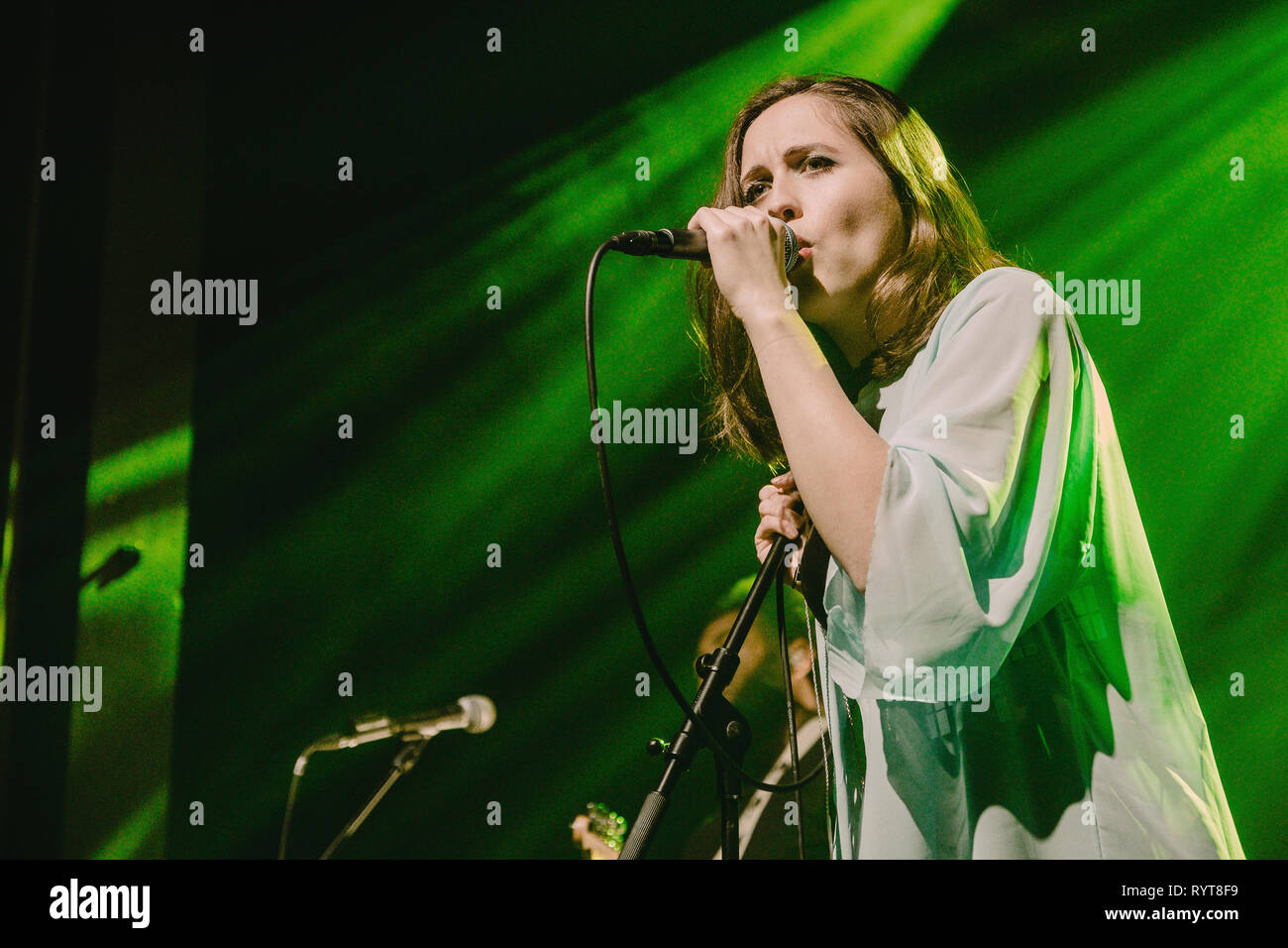 La Svizzera, Berna - Marzo 14, 2019. Il German-Canadian cantante e cantautore Alice Merton esegue un concerto dal vivo al Bierhübeli di Berna come parte del suo tour di menta 2019. (Photo credit: Gonzales foto - Tilman Jentzsch). Credito: Gonzales foto/Alamy Live News Foto Stock