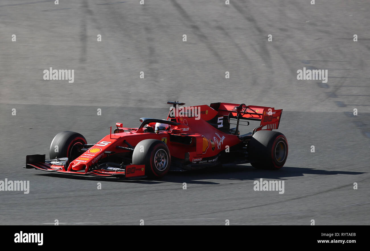 (190315) -- MELBOURNE, Marzo 15, 2019 (Xinhua) -- Sebastian Vettel di Ferrari gareggia durante la pratica 2 di Formula 1 Australian Grand Prix 2019 all'Albert Park di Melbourne, Australia, Marzo 15, 2019. (Xinhua/Bai Xuefei) Foto Stock