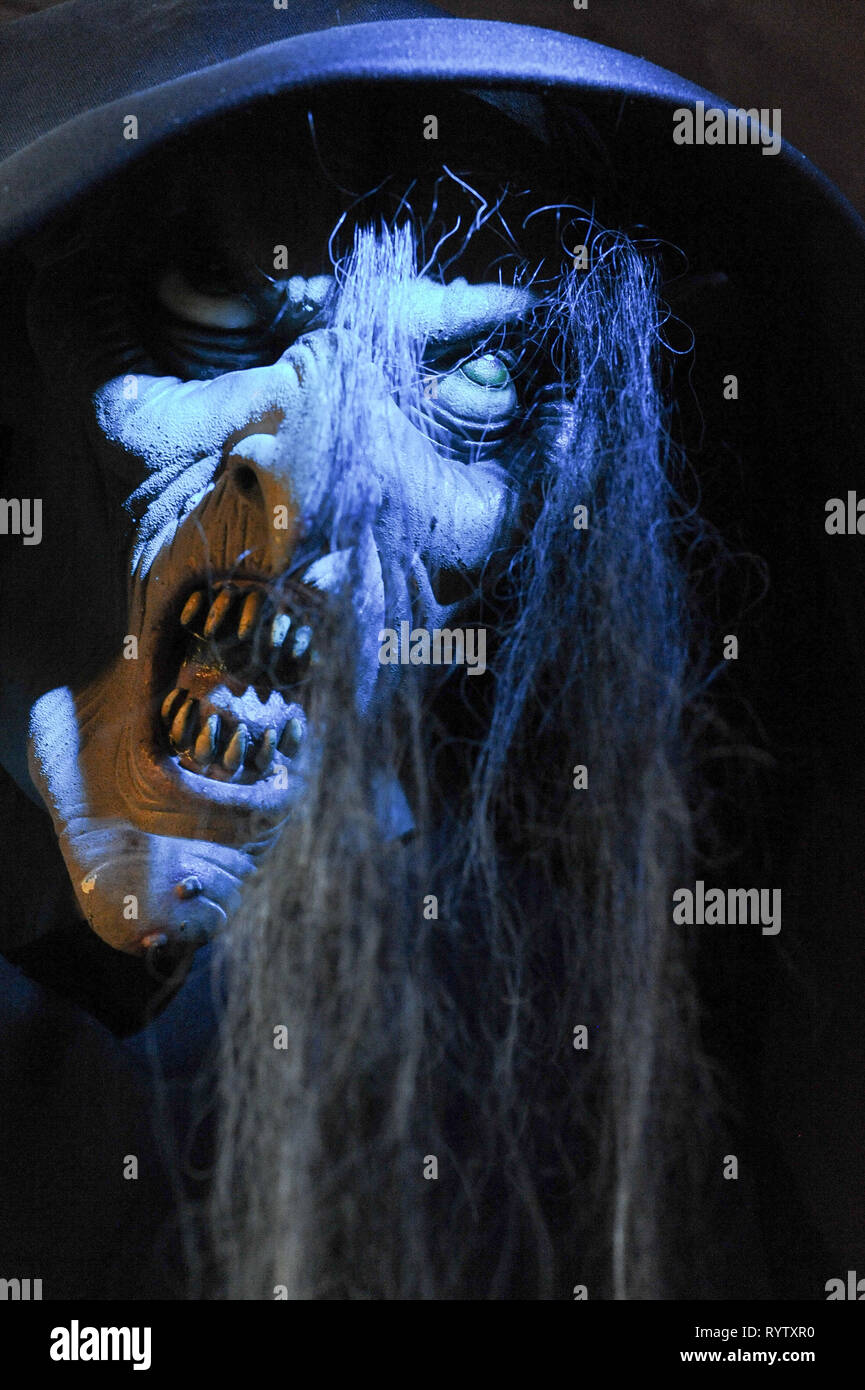 Marketplace vicino al gotico Castello di Bran in Bran, Romania. 20 luglio 2009, chiamato Castello di Dracula collegato con Vlad l'Impalatore voivode di Valacchia Foto Stock