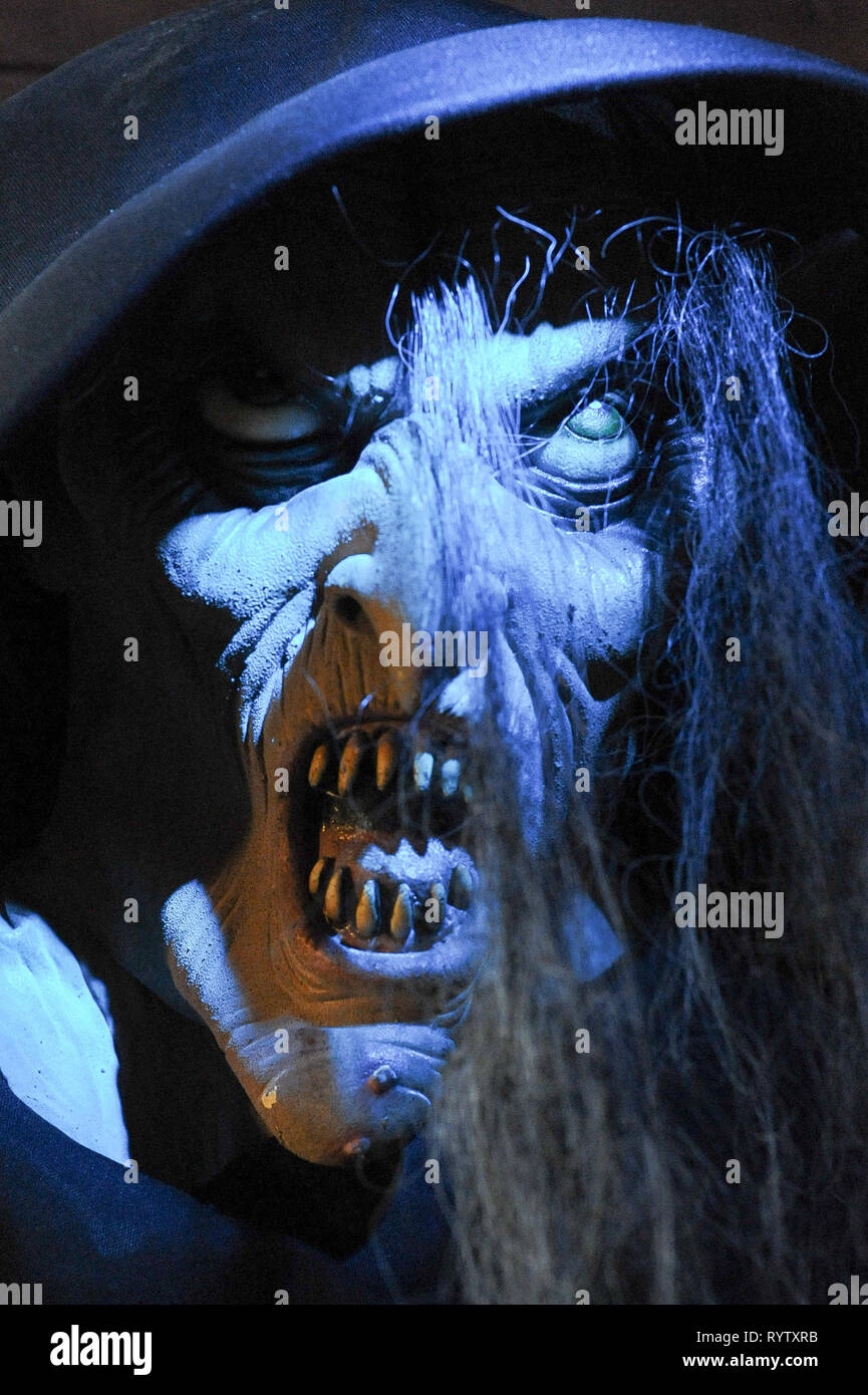 Marketplace vicino al gotico Castello di Bran in Bran, Romania. 20 luglio 2009, chiamato Castello di Dracula collegato con Vlad l'Impalatore voivode di Valacchia Foto Stock