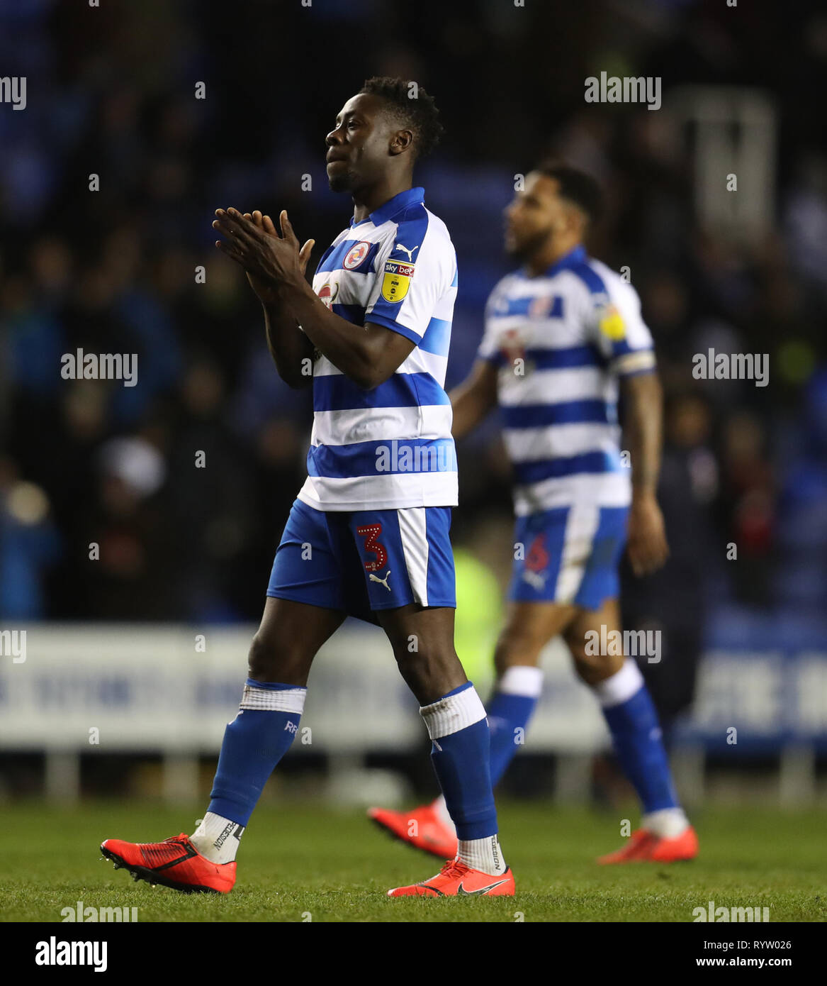 Andy Yiadom di Reading applaude i fan dopo la partita del campionato Sky Bet allo stadio Madejski di Reading. PREMERE ASSOCIAZIONE foto. Data immagine: Martedì 12 marzo 2019. Vedi PA storia CALCIO lettura. Il credito fotografico dovrebbe essere: Bradley Collyer/PA Wire. RESTRIZIONI: Nessun utilizzo con audio, video, dati, elenchi di apparecchi, logo di club/campionato o servizi "live" non autorizzati. L'uso in-match online è limitato a 120 immagini, senza emulazione video. Nessun utilizzo nelle scommesse, nei giochi o nelle pubblicazioni di singoli club/campionati/giocatori. Foto Stock