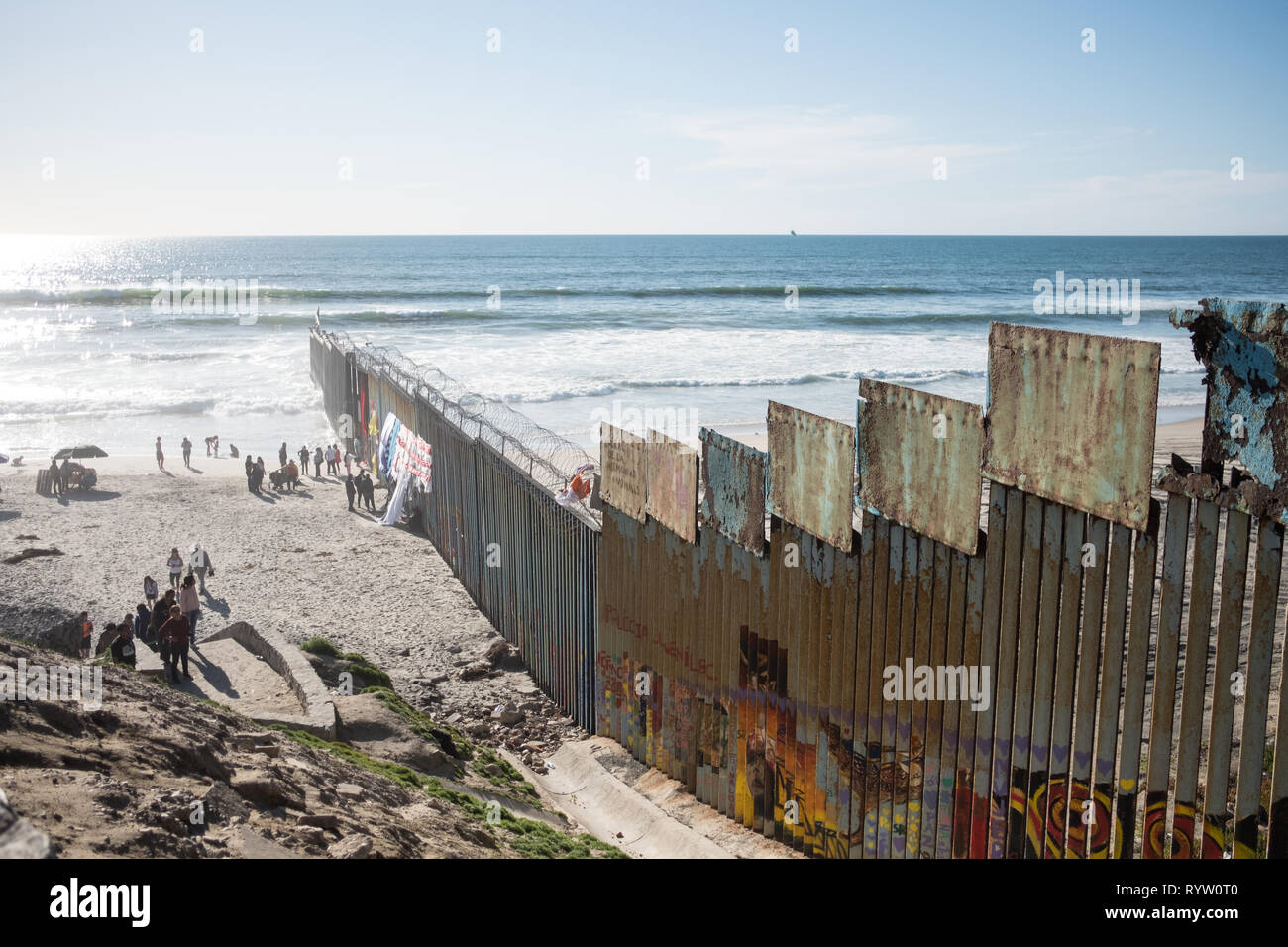 Il Regno States-Mexican confine è raffigurato, dove molti migranti hanno attraversato nella speranza di trovare asilo negli Stati Uniti. Nel febbraio 2019, circa 76.000 sono fuggiti dal sud del confine con gli Stati Uniti al fine di trovare una migliore live. Foto Stock