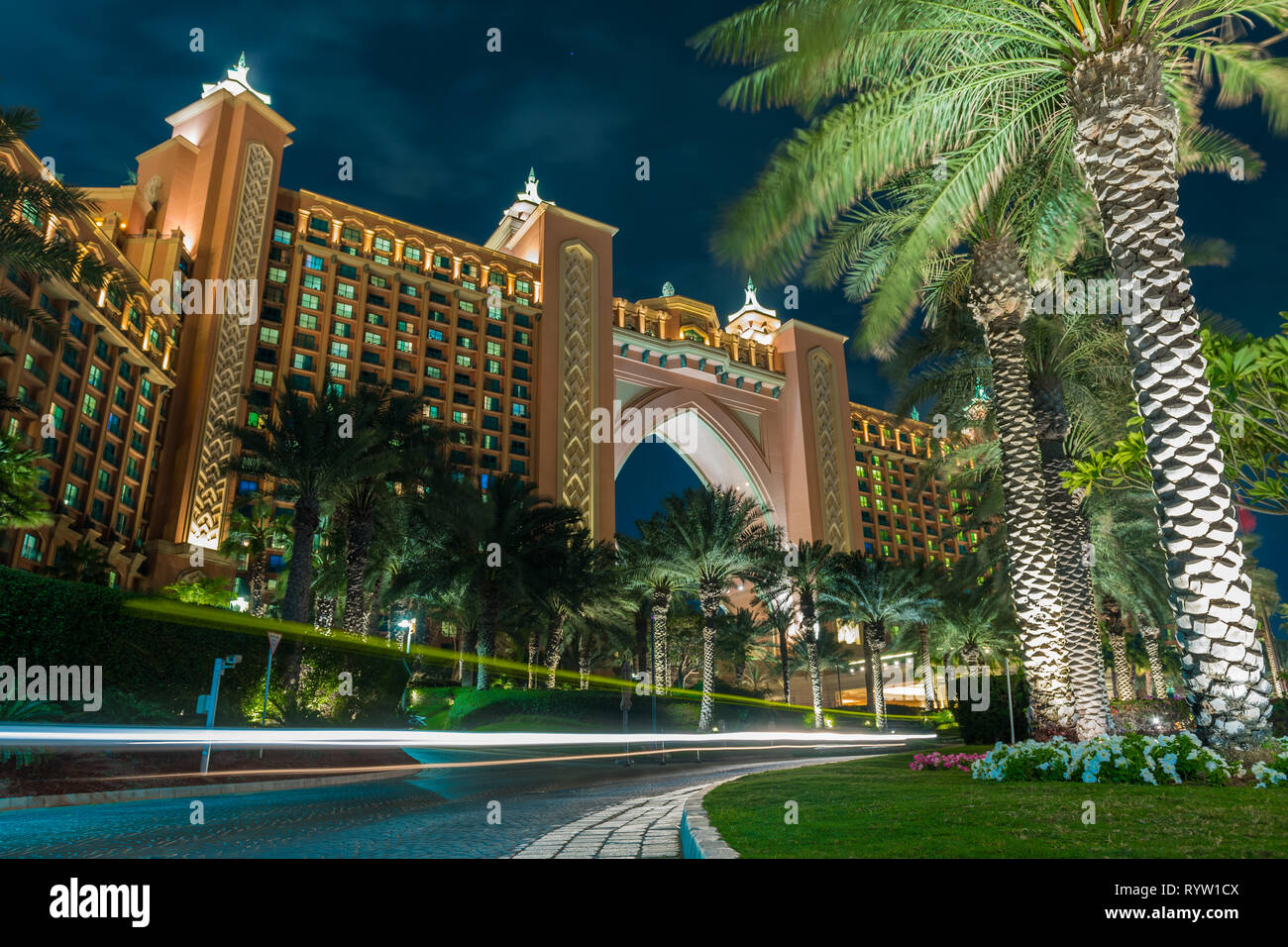 Atlantis Palm hotel di notte Foto Stock