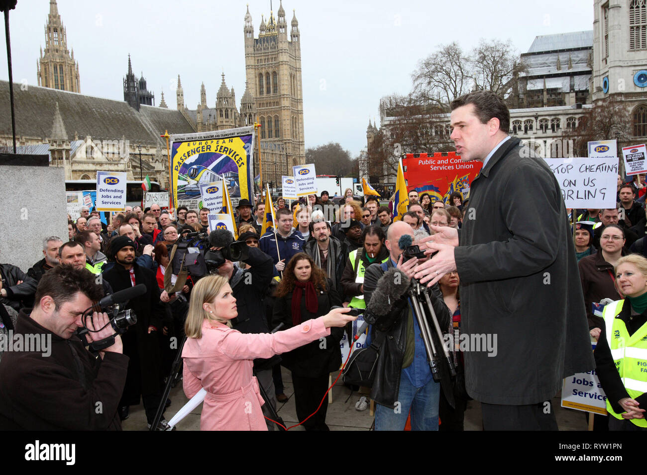 Mark Serwotka, PC Gen-Sec sul bilancio giorno per proteggere i posti di lavoro e servizi pubblici. Westminster, Londra. . 24.3.10 Foto Stock