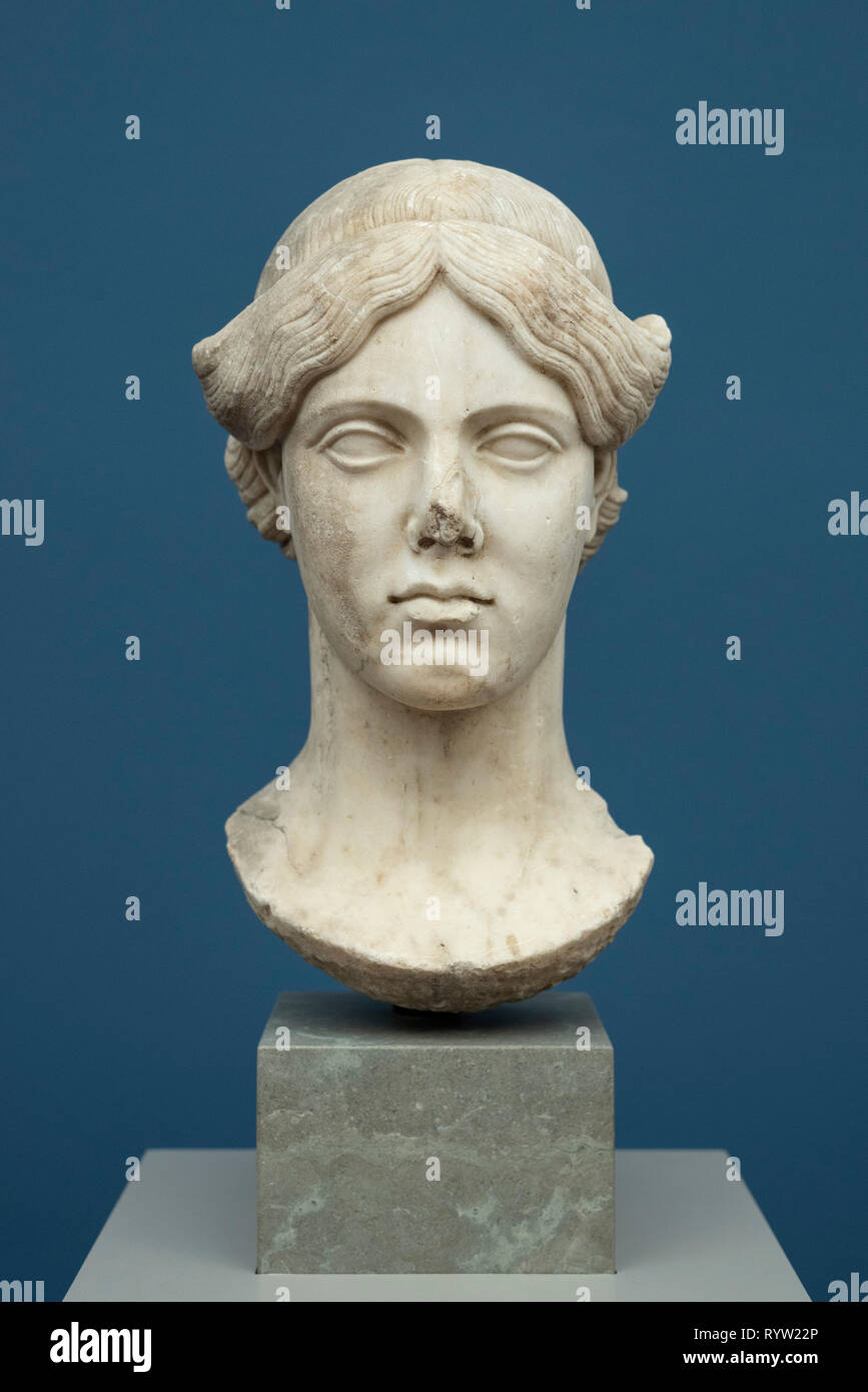 Copenhagen. La Danimarca. Ritratto di una giovane donna, fine del I secolo d.c. Ny Carlsberg Glyptotek. Da Siracusa, in Sicilia. Il marmo. Dal museo descrizione Foto Stock