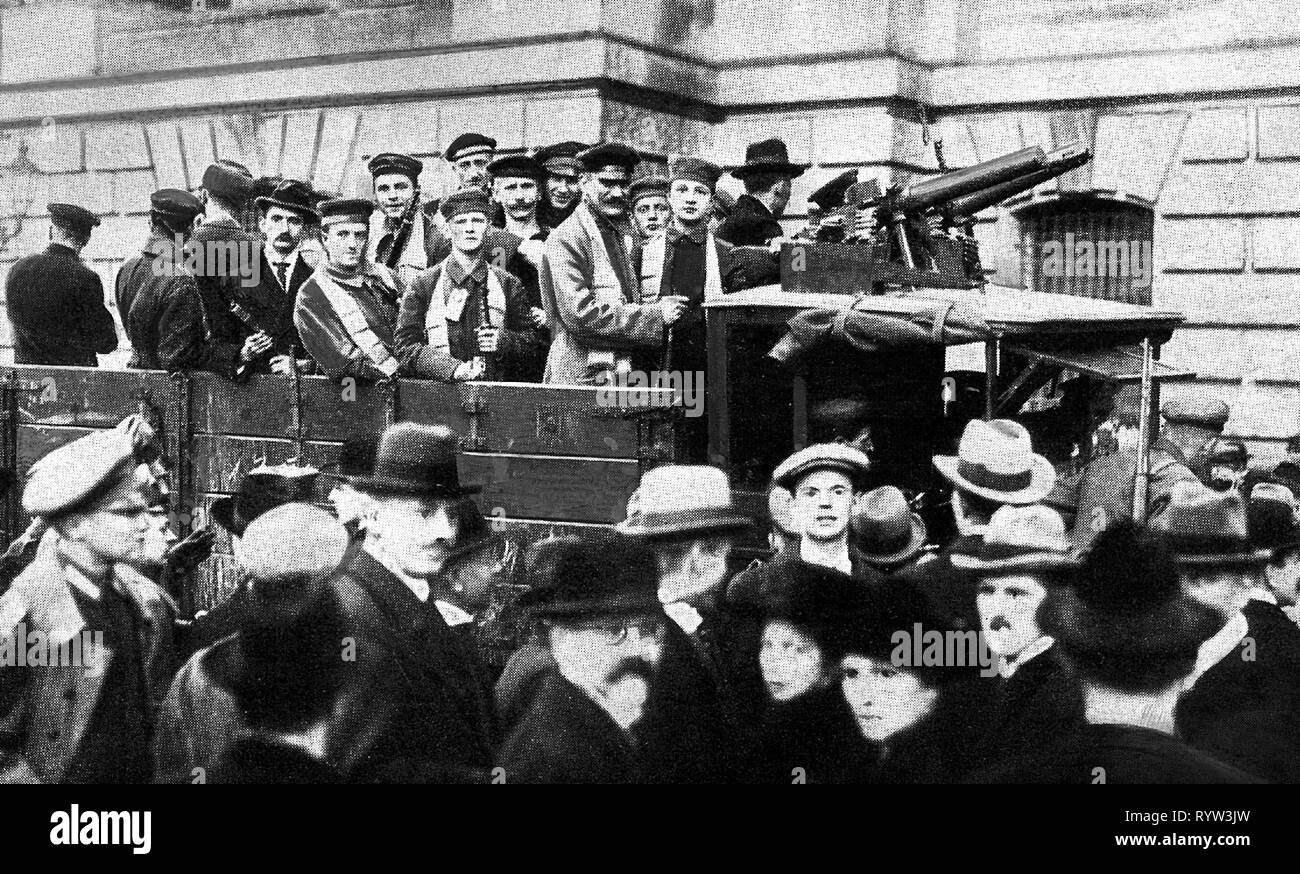 1918/1919 della rivoluzione, Berlino, rivoluzionari sul camion con la mitragliatrice, 1918, 1910s, 10s, xx secolo, la storica, storica, politica, Armata Rossa, la Germania, la Prussia, persone Additional-Rights-Clearance-Info-Not-Available Foto Stock