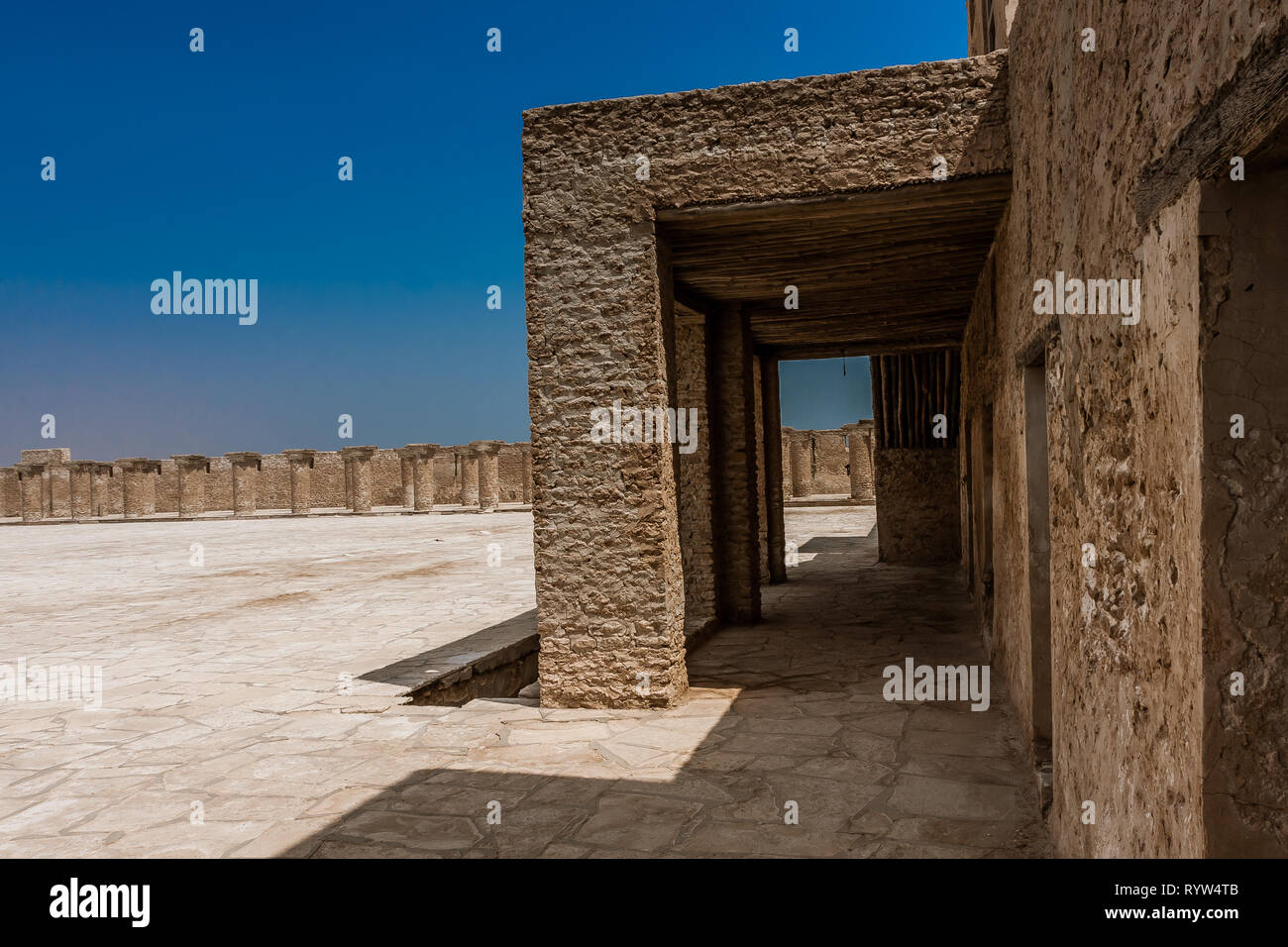 Un cortile del castello Aqeer, Arabia Saudita Foto Stock
