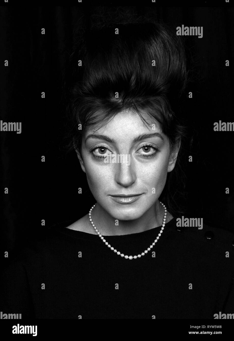 Ritratto di Pascale Ogier durante le riprese di Eric Rohmer del film "Les Nuits de la pleine lune" nel 1984. Foto Stock