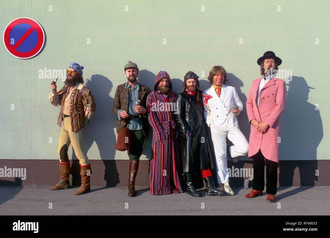 L'inglese rock band Jethro Tull. Da sinistra a destra: Ian Anderson, Dave Pegg, Martin Barre, Paul Burgess, John Evan, Gerry Conway. 1982 Foto Stock