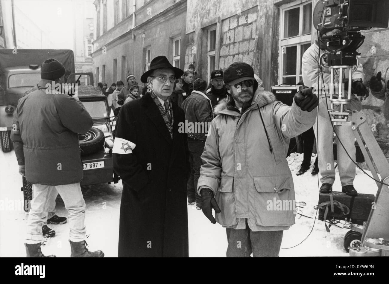 Schindler's List Anno : 1993 USA Direttore : Steven Spielberg Ben Kingsley , Steven Spielberg immagine di scatto Foto Stock